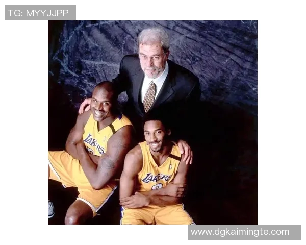 篮球明星查的传奇人生与赛场背后的故事揭秘